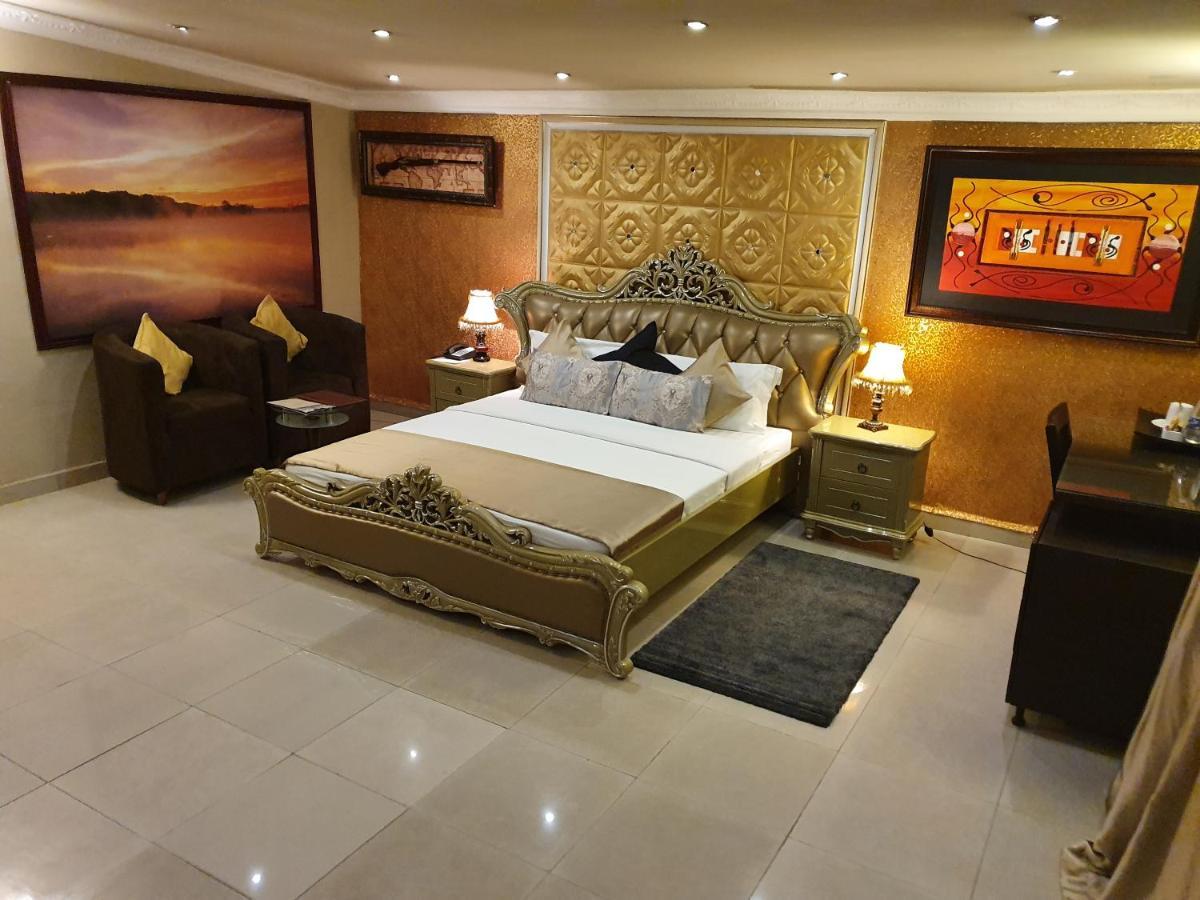 Apartment Royale Hotel&Suite Lagos Extérieur photo