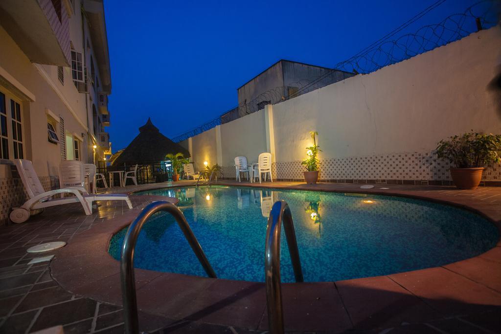 Apartment Royale Hotel&Suite Lagos Extérieur photo