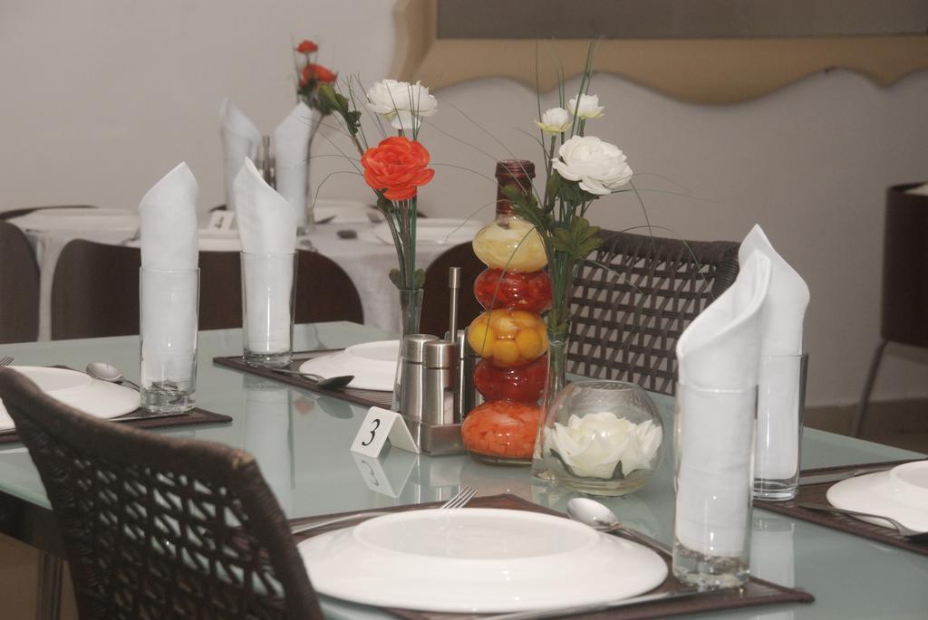 Apartment Royale Hotel&Suite Lagos Extérieur photo