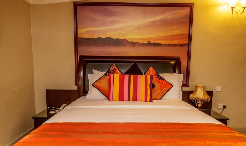 Apartment Royale Hotel&Suite Lagos Extérieur photo