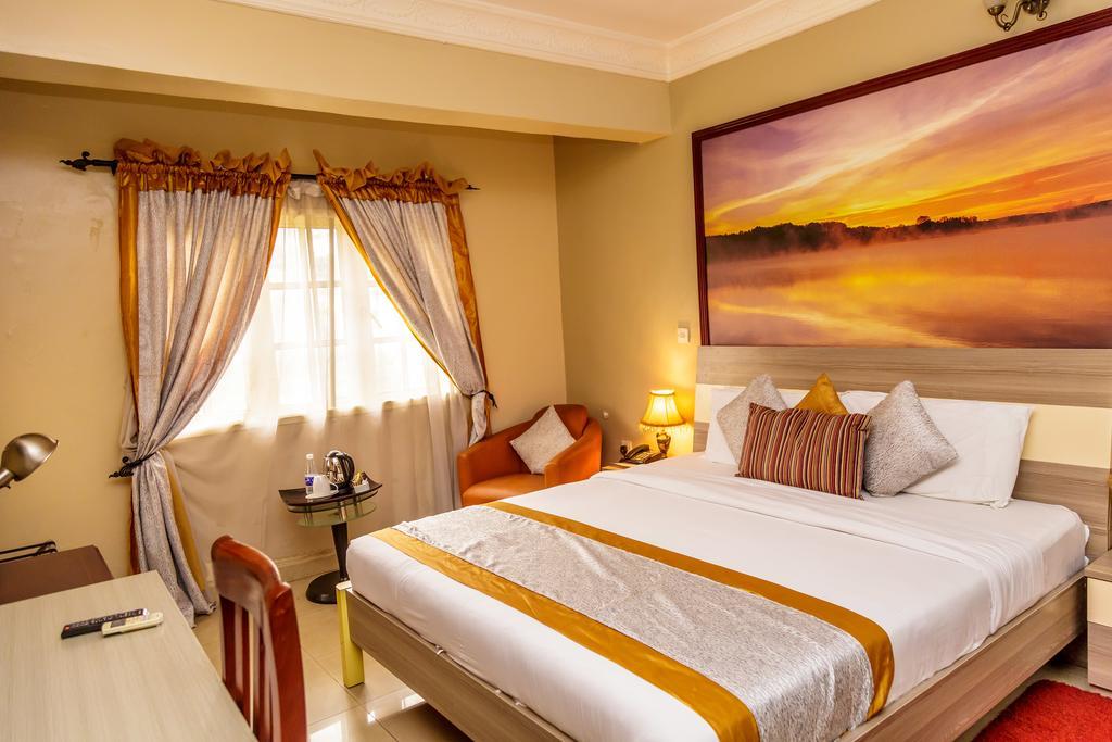 Apartment Royale Hotel&Suite Lagos Extérieur photo