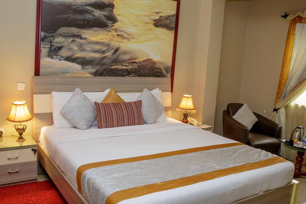 Apartment Royale Hotel&Suite Lagos Extérieur photo