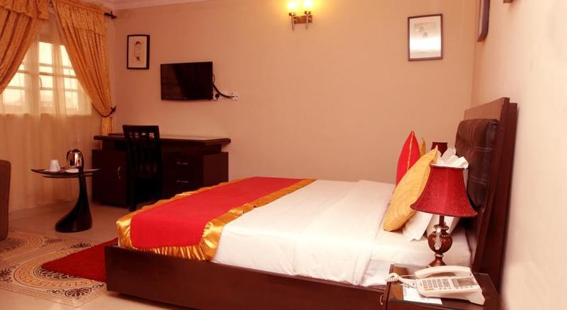 Apartment Royale Hotel&Suite Lagos Extérieur photo